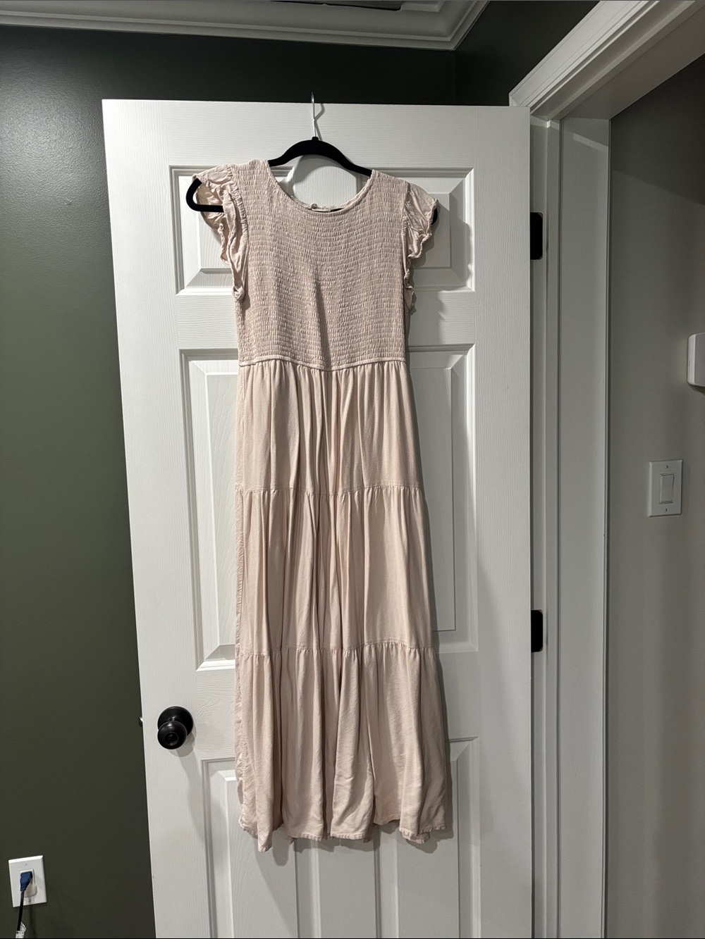 Women's Beige Tiered Maxi Dress with Ruffle Sleeves